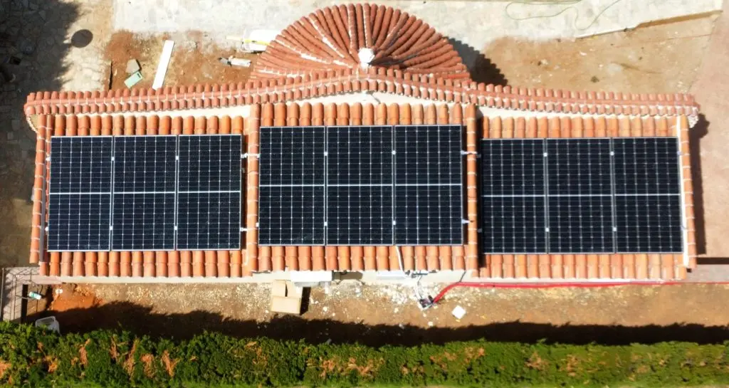 Solar installation on a commercial building