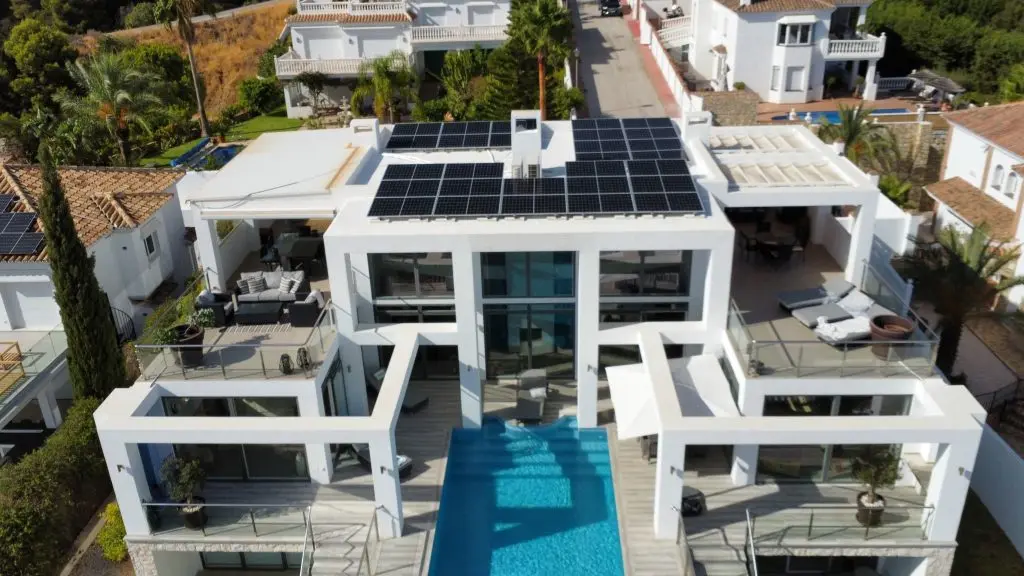 Solar installation on a modern villa